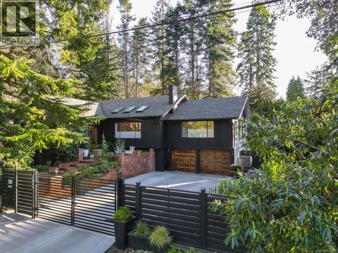 1941 Appleton Pl Saanich BC V8N3A3