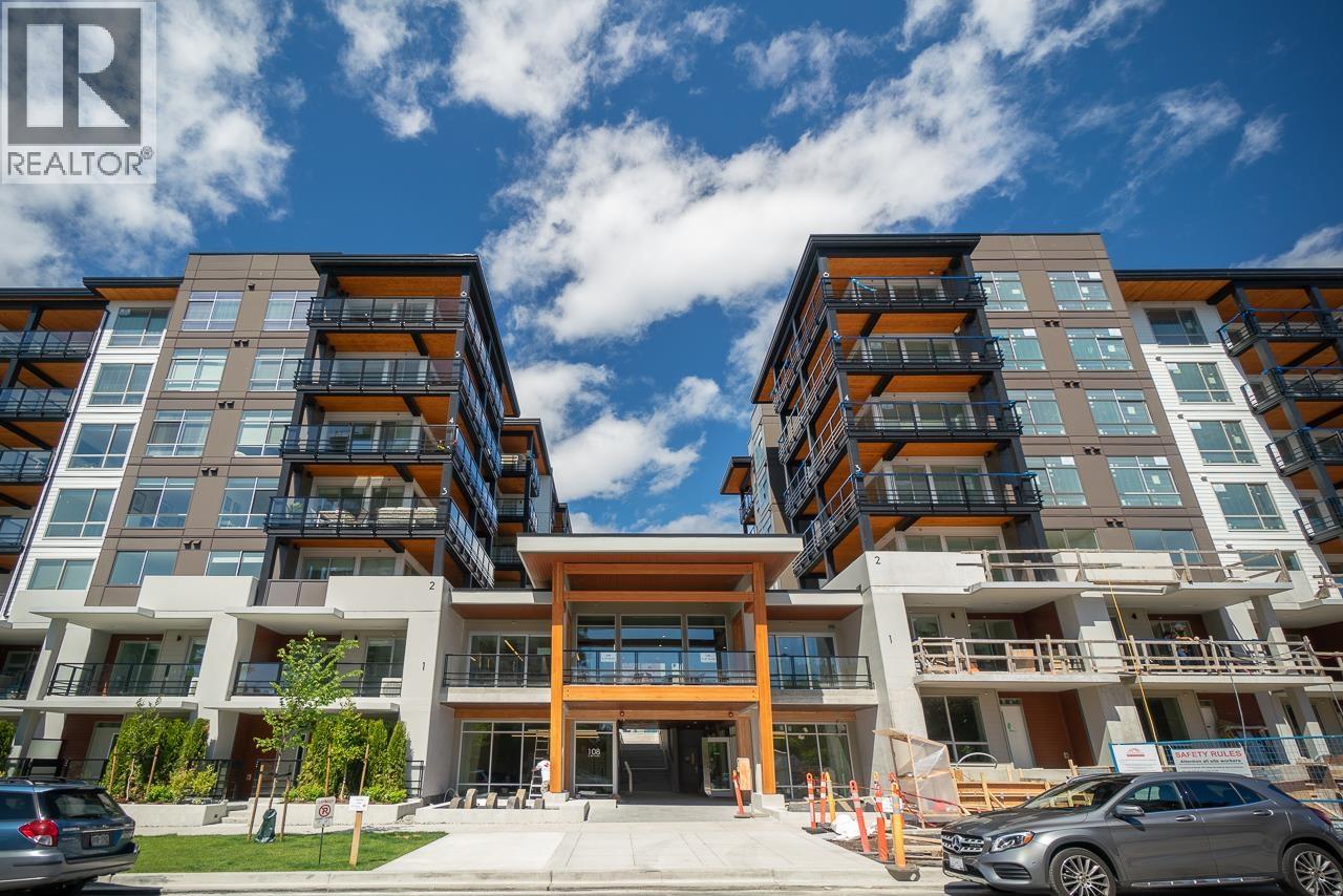 403 108 E 8TH STREET