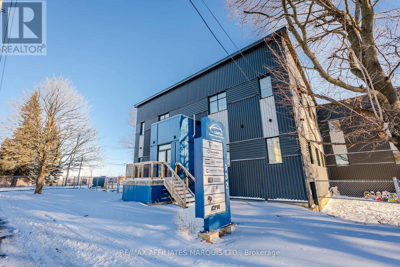 G101 - 902 SECOND STREET W