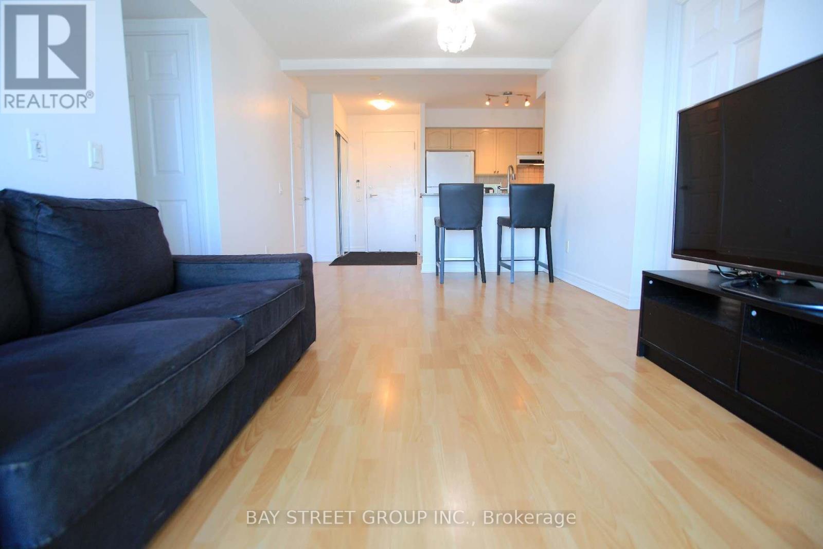 1814 - 83 BOROUGH DRIVE