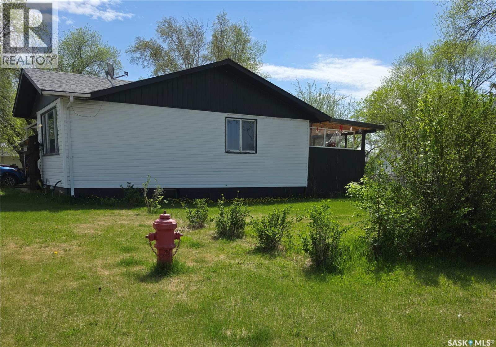 38 6th STREET SE