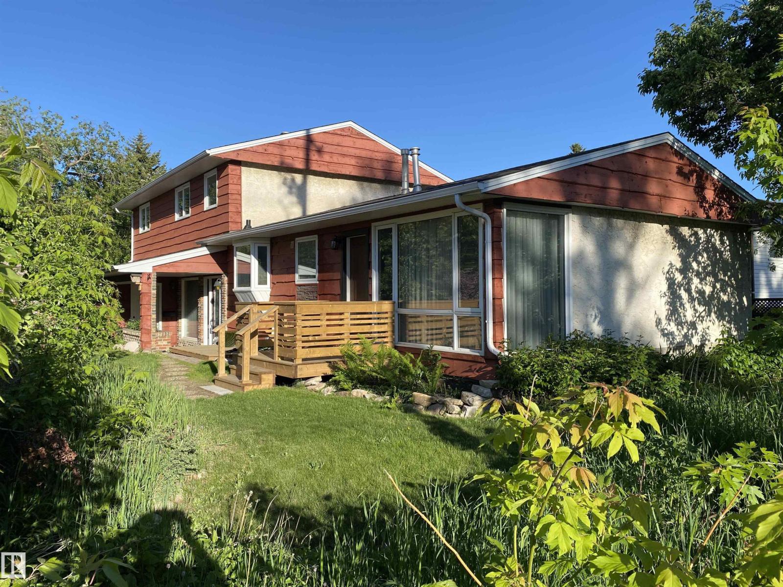 12137 50 ST NW