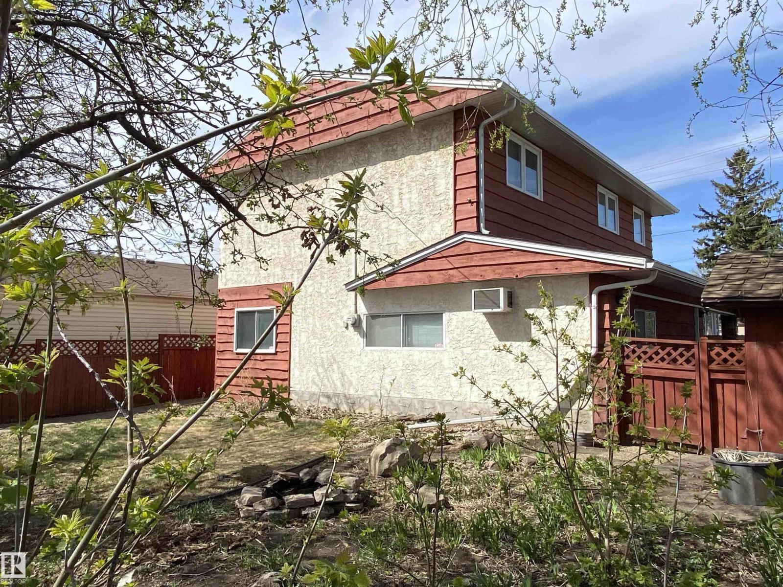 12137 50 ST NW