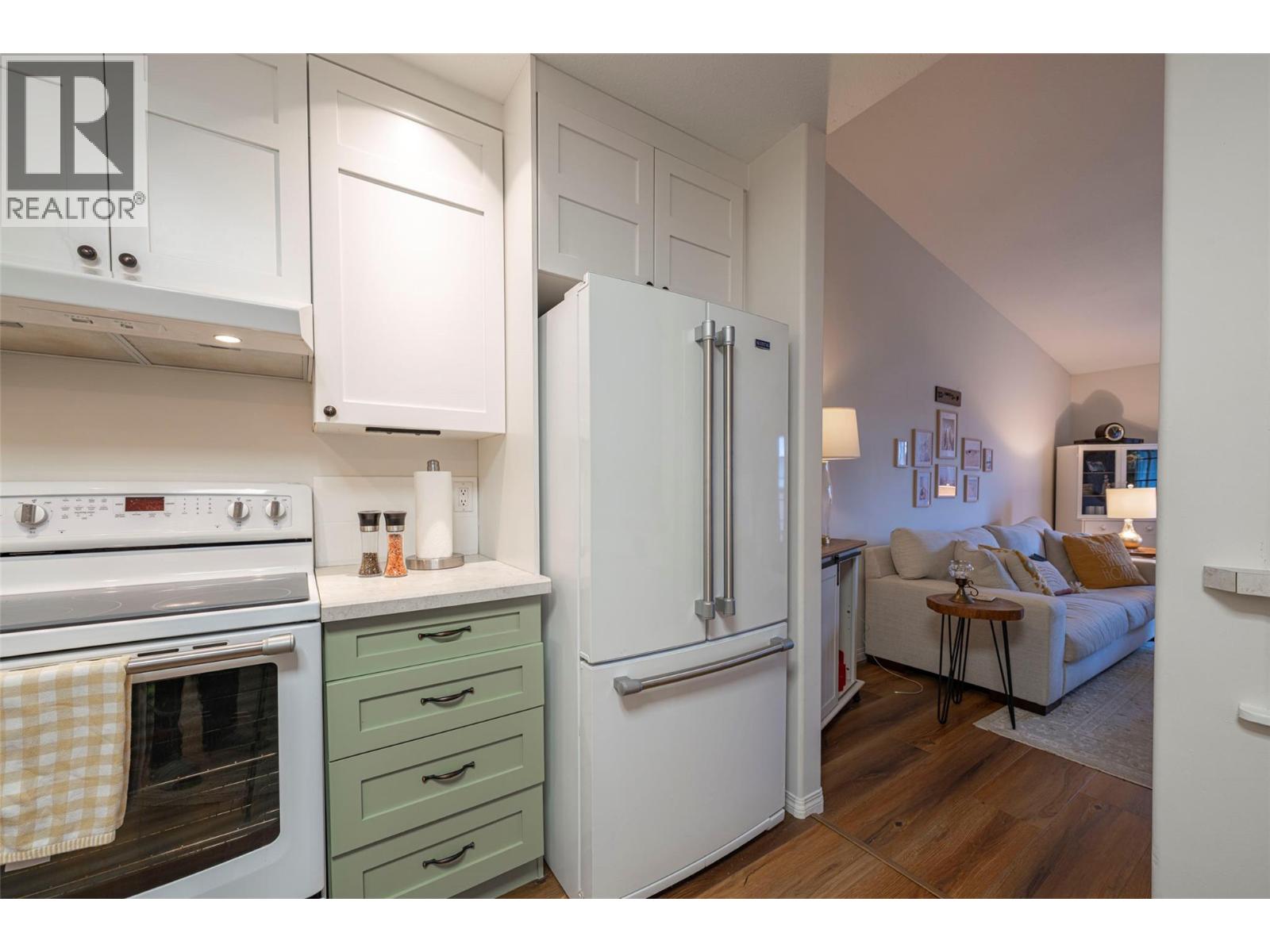 501 Kildonan Avenue Unit# 2