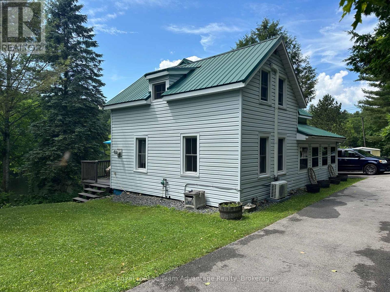 27 BURNSIDE BRIDGE ROAD