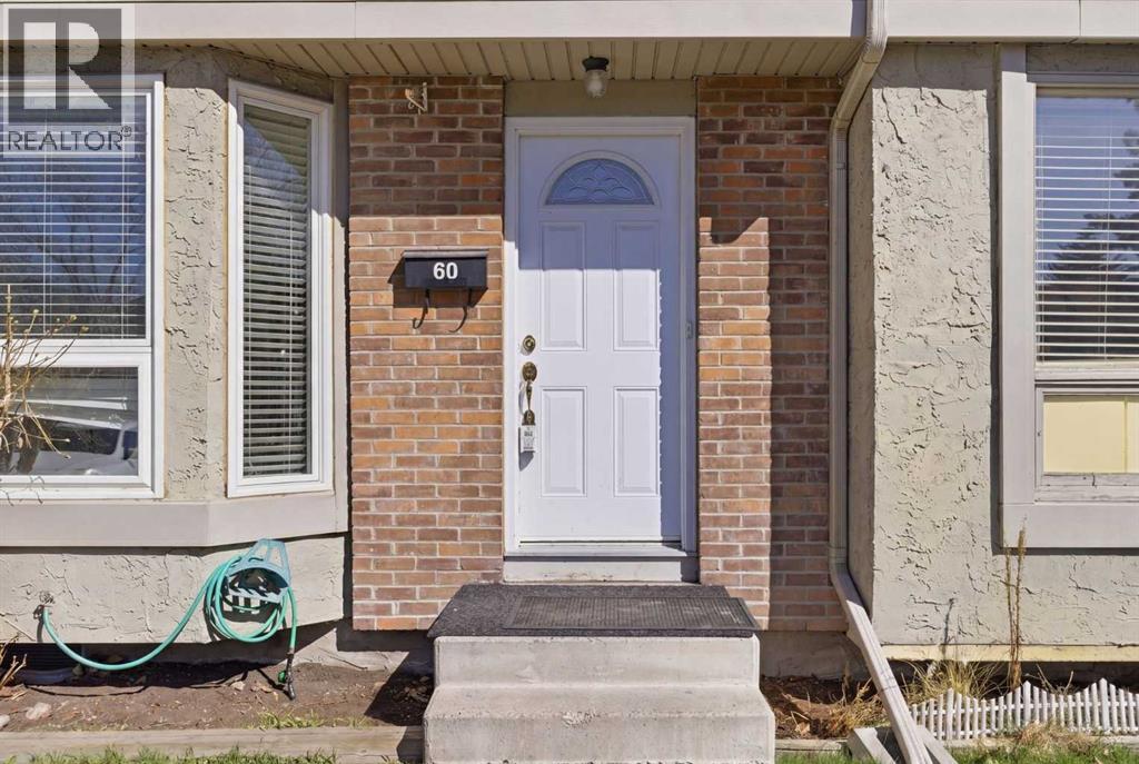 60, 123 Queensland Drive SE