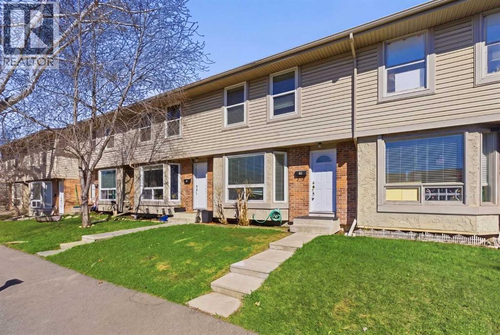 60, 123 Queensland Drive SE