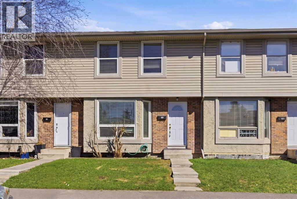 60, 123 Queensland Drive SE