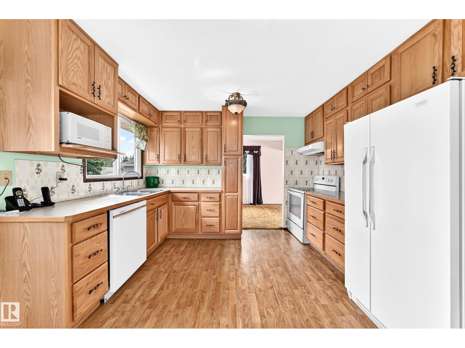 17951 80 AV NW