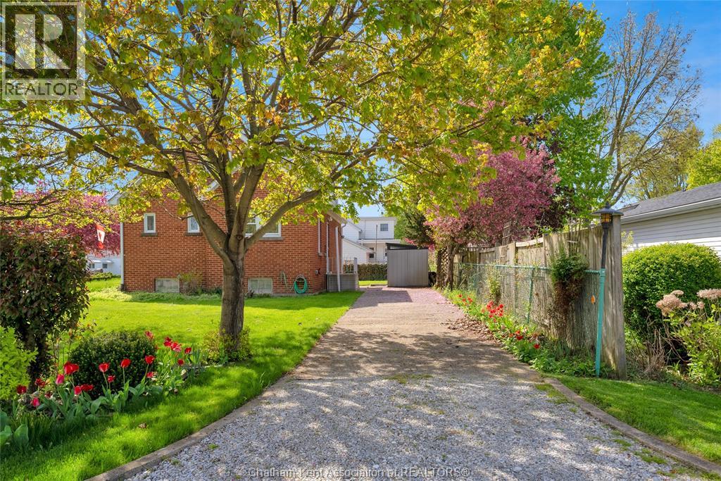 17 Grand AVENUE