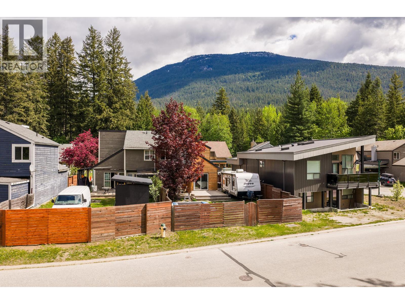 133 Greely Crescent