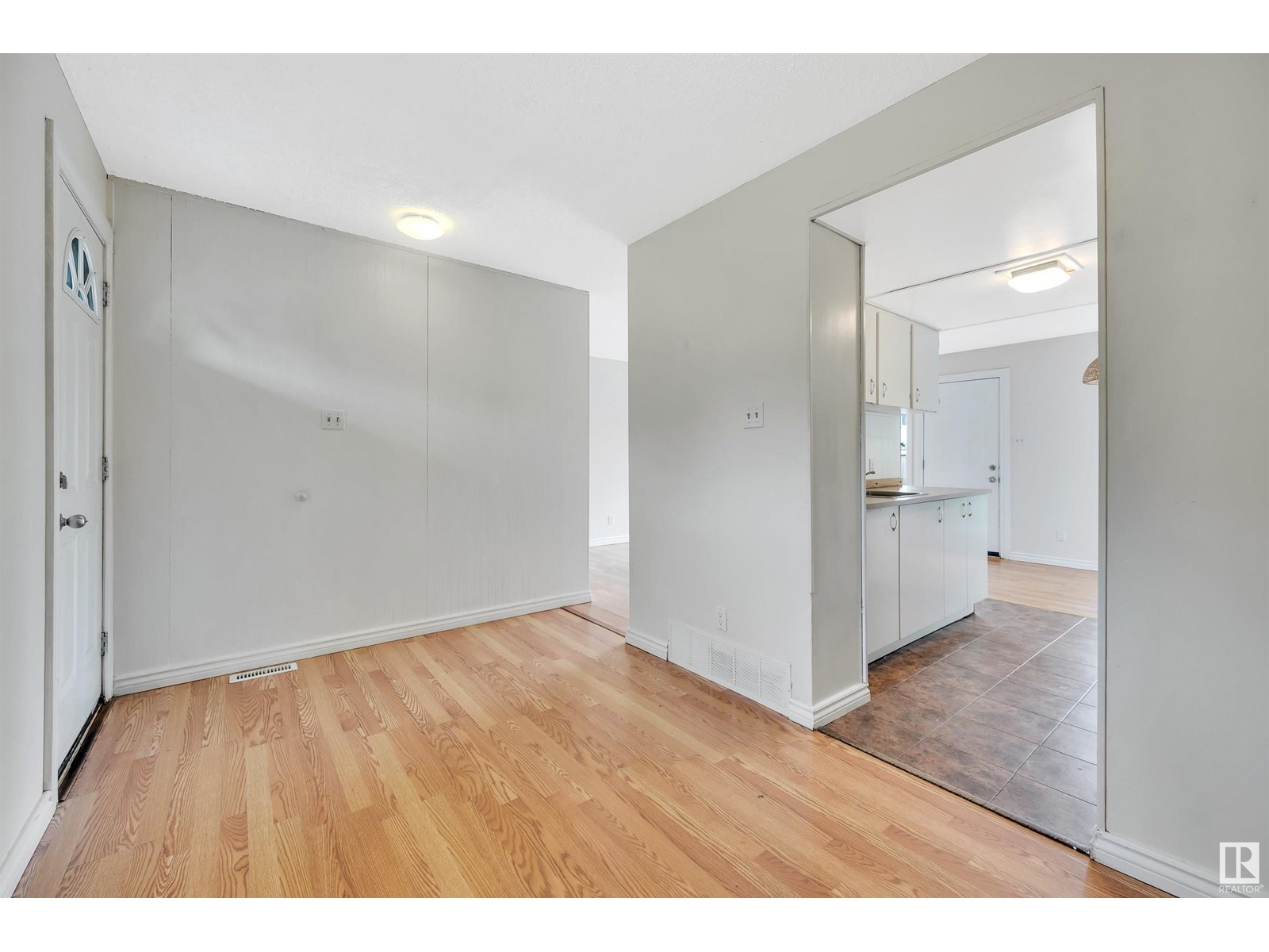 528 ABBOTTSFIELD RD NW