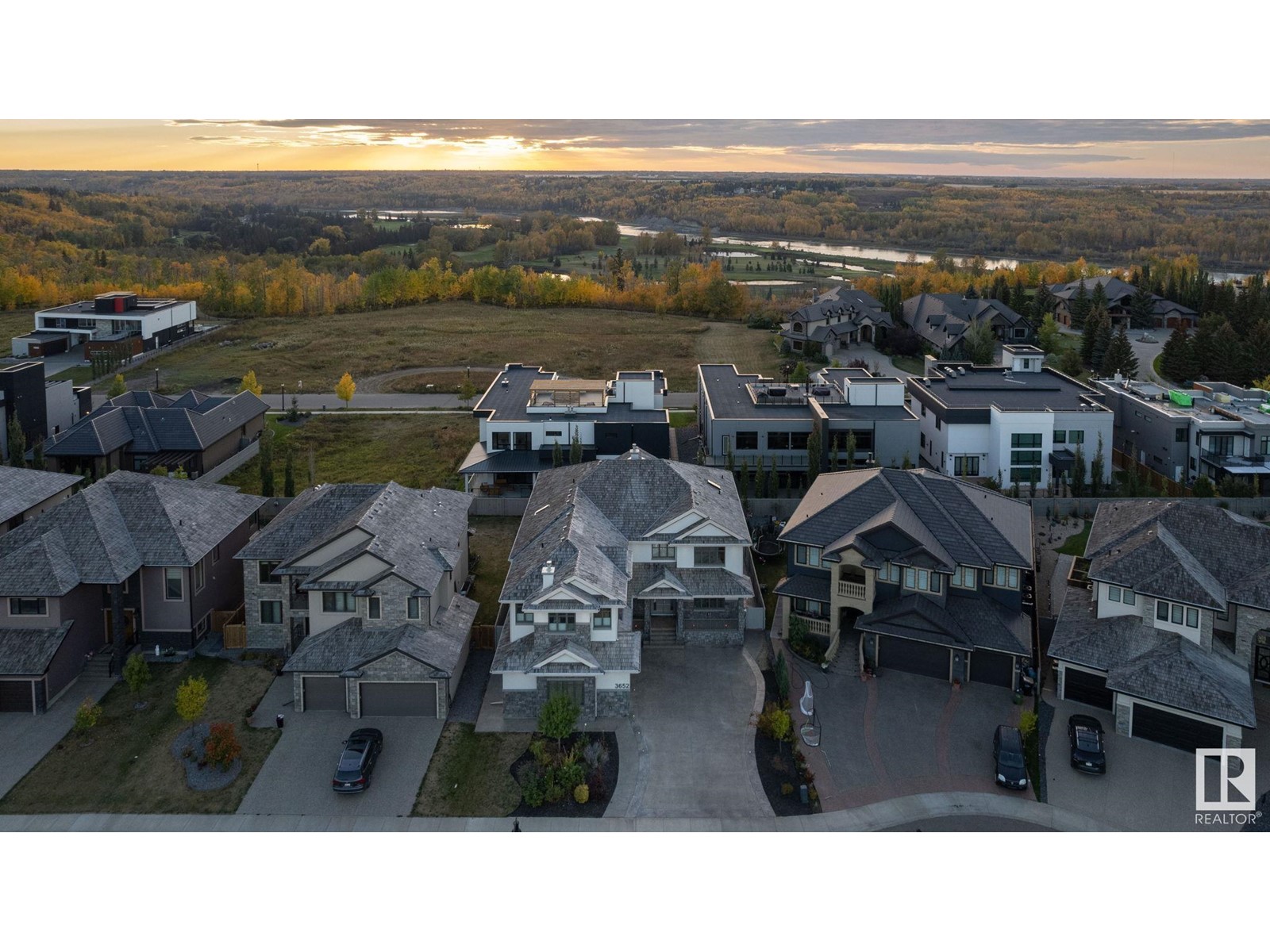 3652 WESTCLIFF WY SW