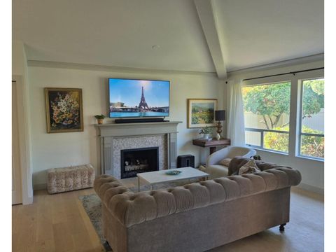 116 15121 19 AVENUE Surrey BC V4A8J4