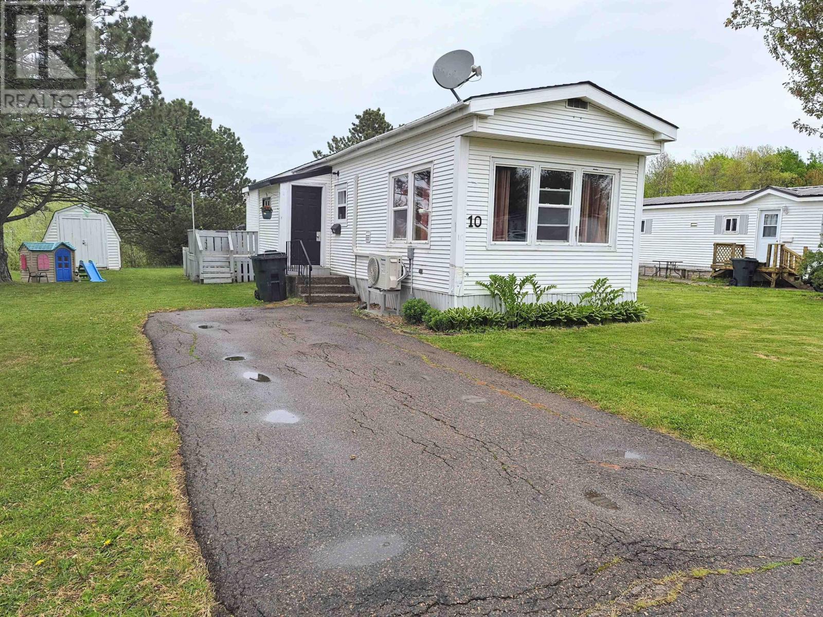 Photo 1 of 21 — 10 Bayview Drive, Amherst, NS B4H4E7