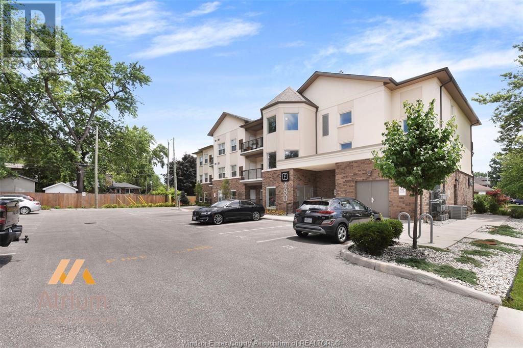 480 FAIRVIEW Unit# 305