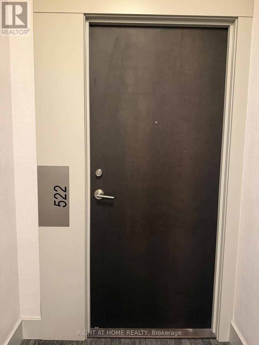 522 - 10 PARK LAWN ROAD