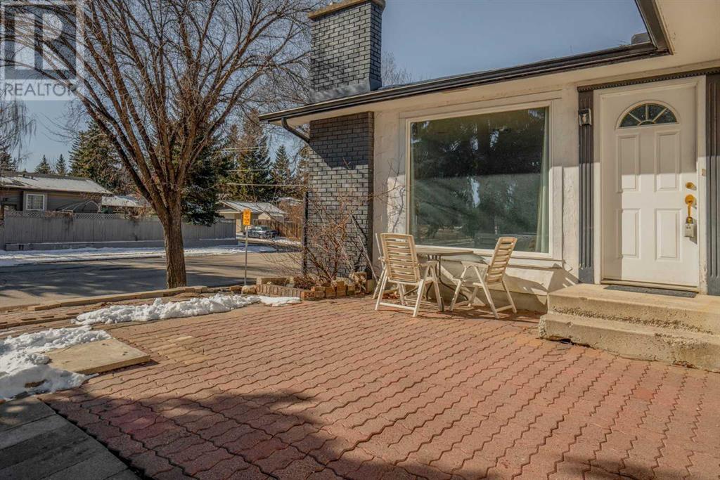 9427 Palliser Place SW