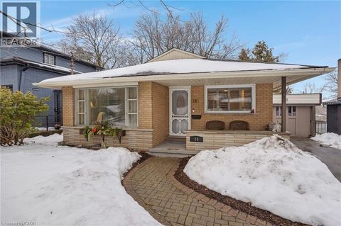14 HEARTH Crescent Kitchener ON N2M1G6