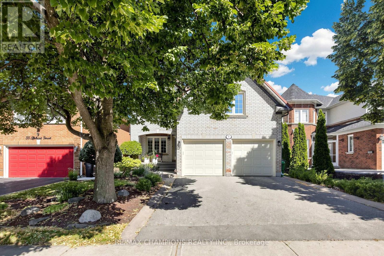 Photo 1 of 50 — 31 BOBCAT STREET, Brampton (Sandringham-Wellington), ON L6R1C8