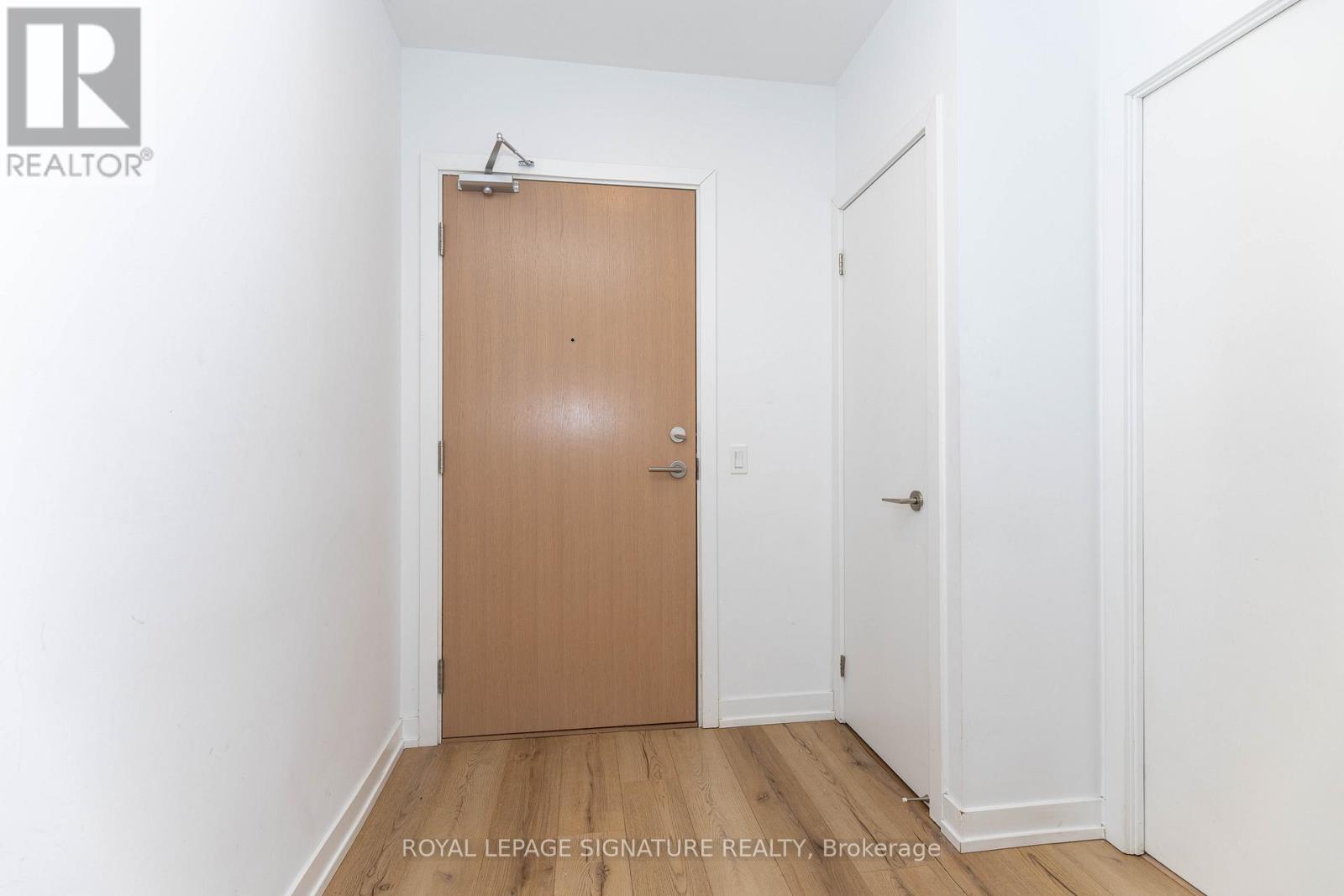 610 - 1195 THE QUEENSWAY