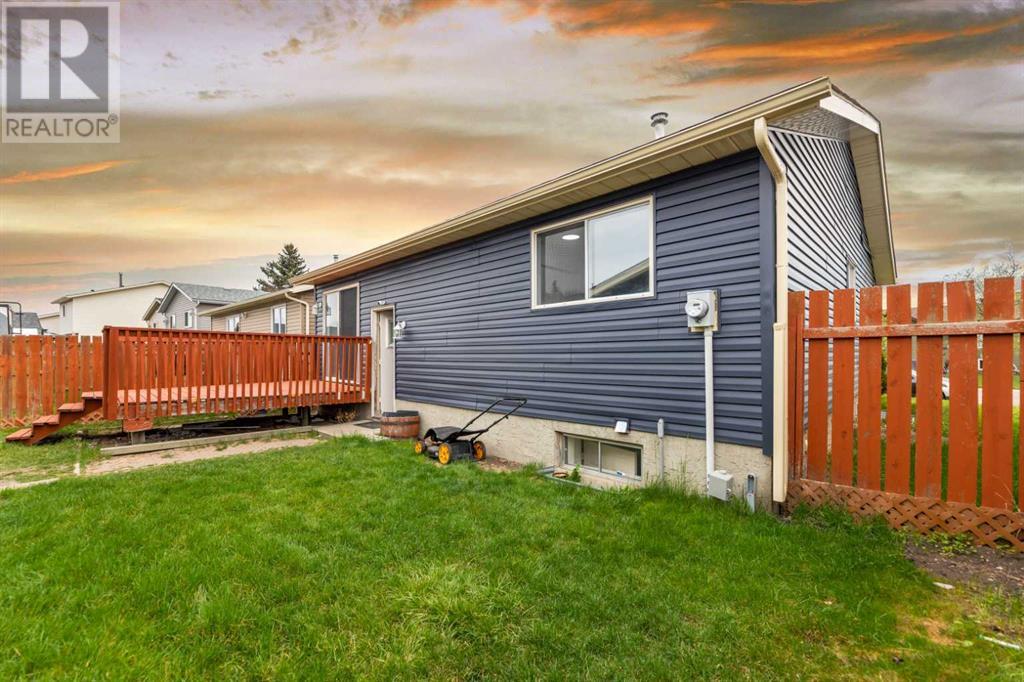 95 Falshire Way NE