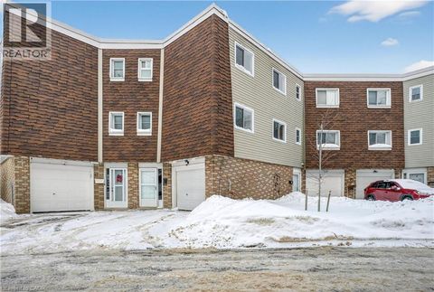 60 ELMSDALE Drive Unit# 66 Kitchener ON N2E2G4