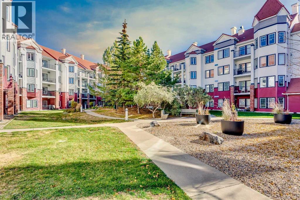 217, 60 Royal Oak Plaza NW