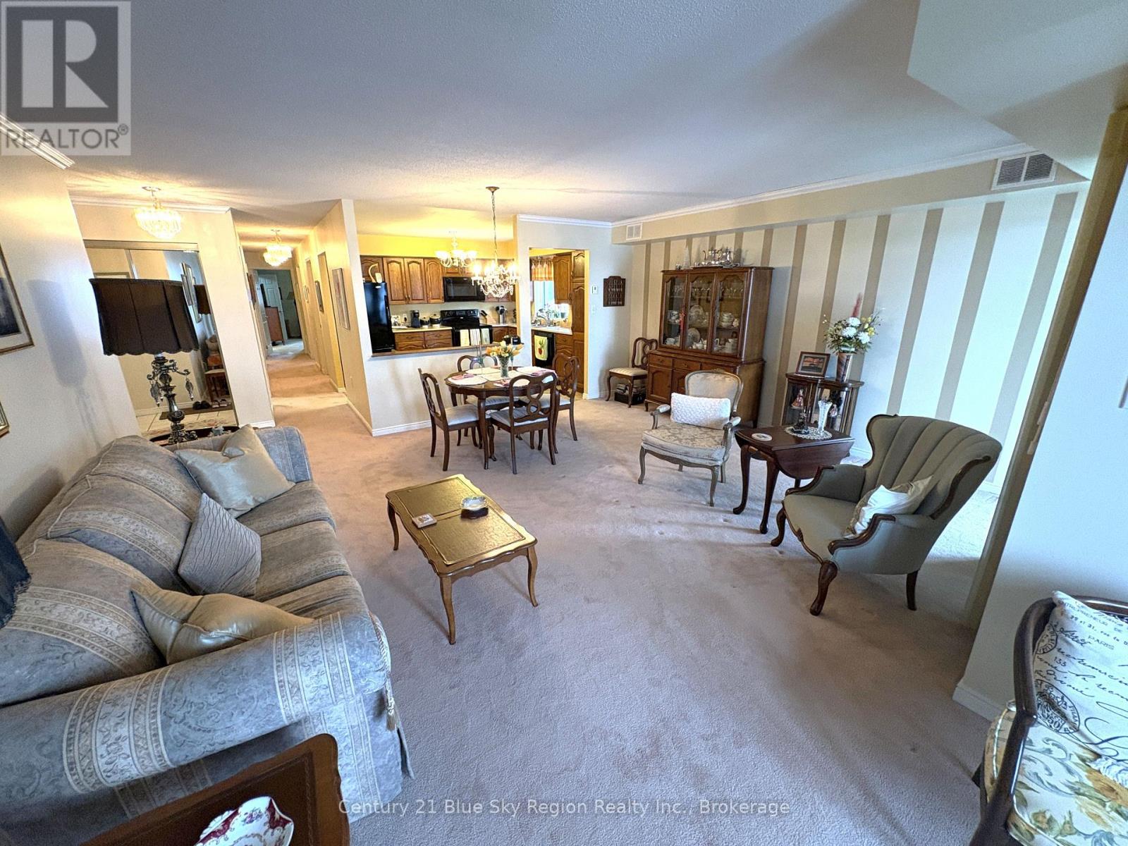 301 - 469 LAKESHORE DRIVE S
