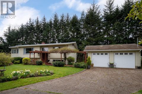 1925 Hovey Rd Central Saanich BC V8M1V8