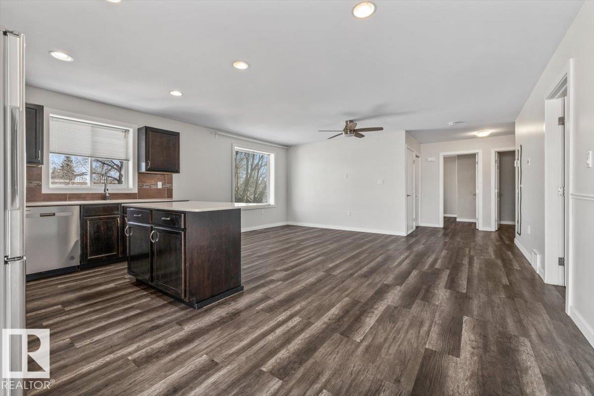 15805 104 AV NW
