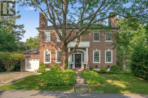 140 HOWICK STREET Ottawa ON K1M0G8