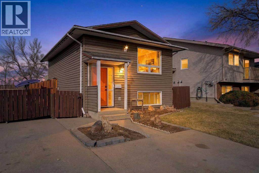 112 Iroquois Crescent W