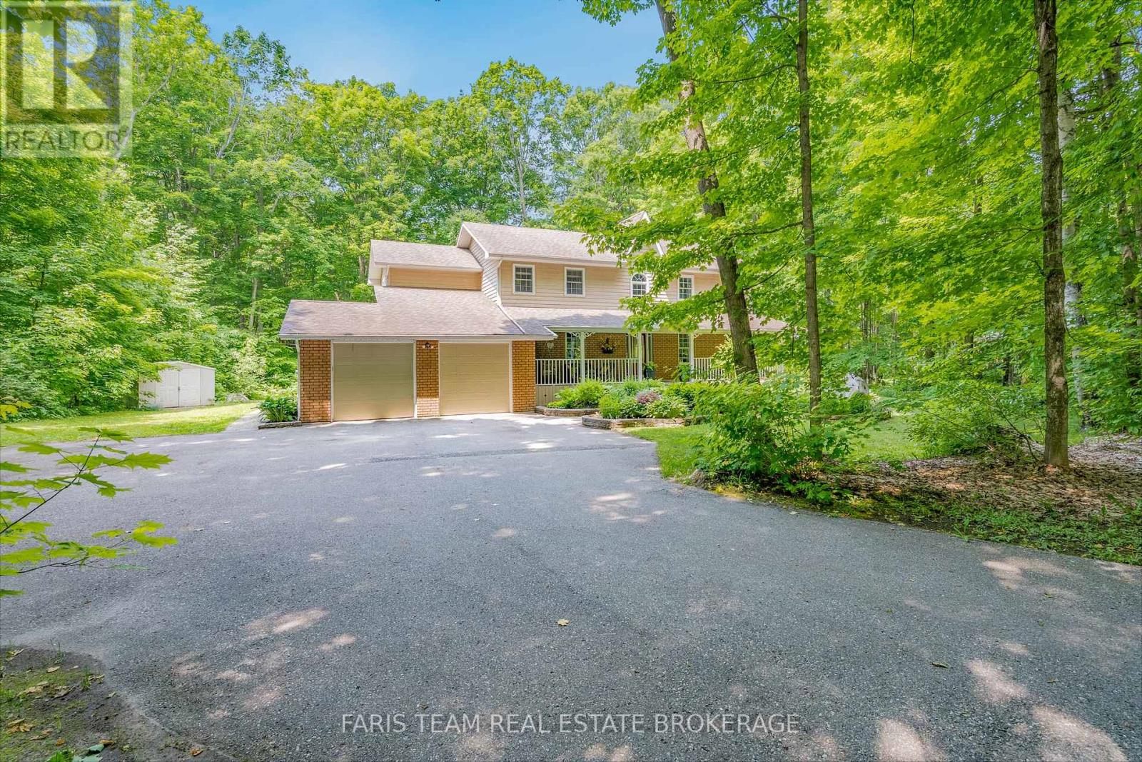 64 GOLDFINCH CRESCENT