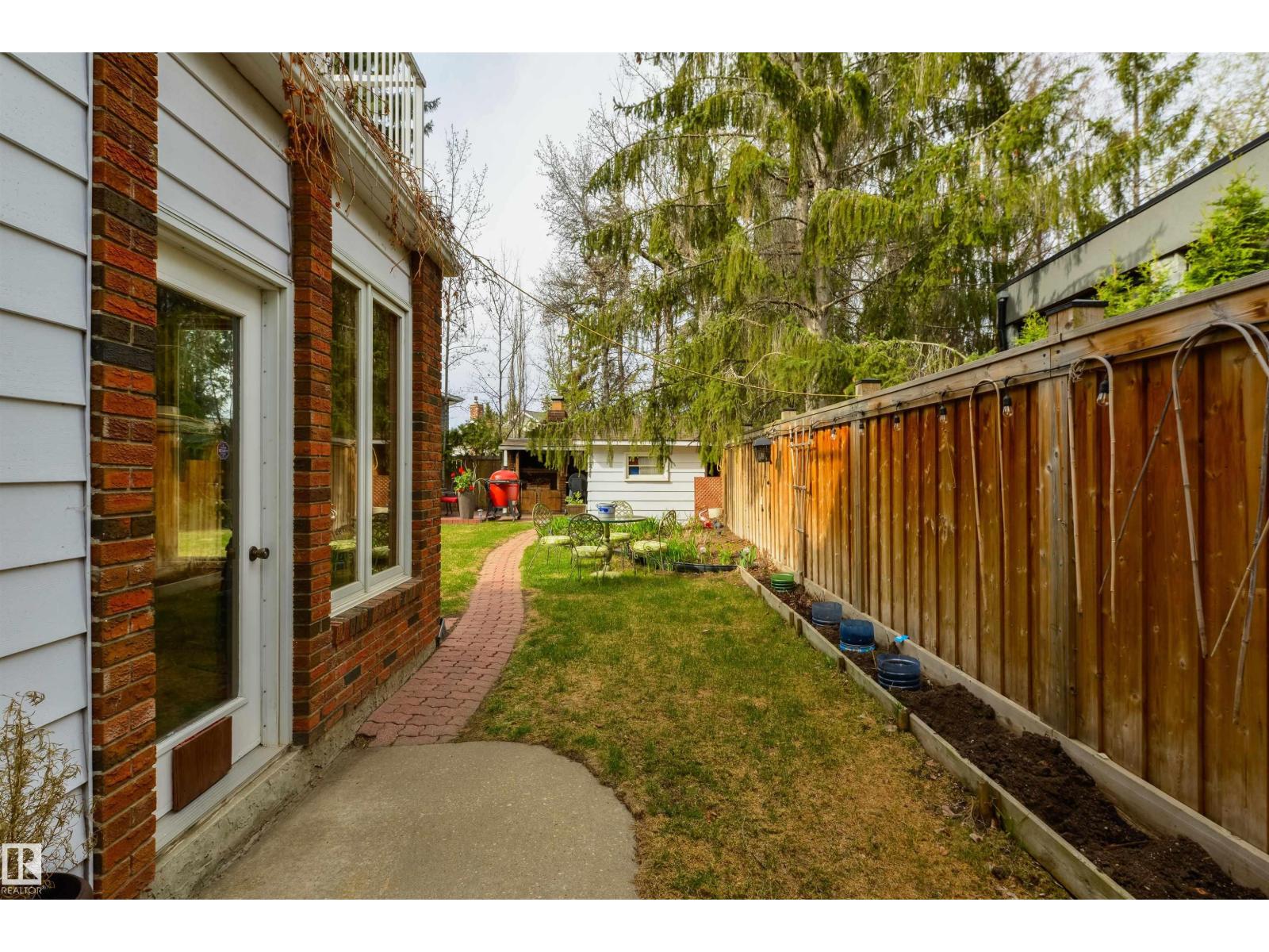 206 WOLF WILLOW CR NW