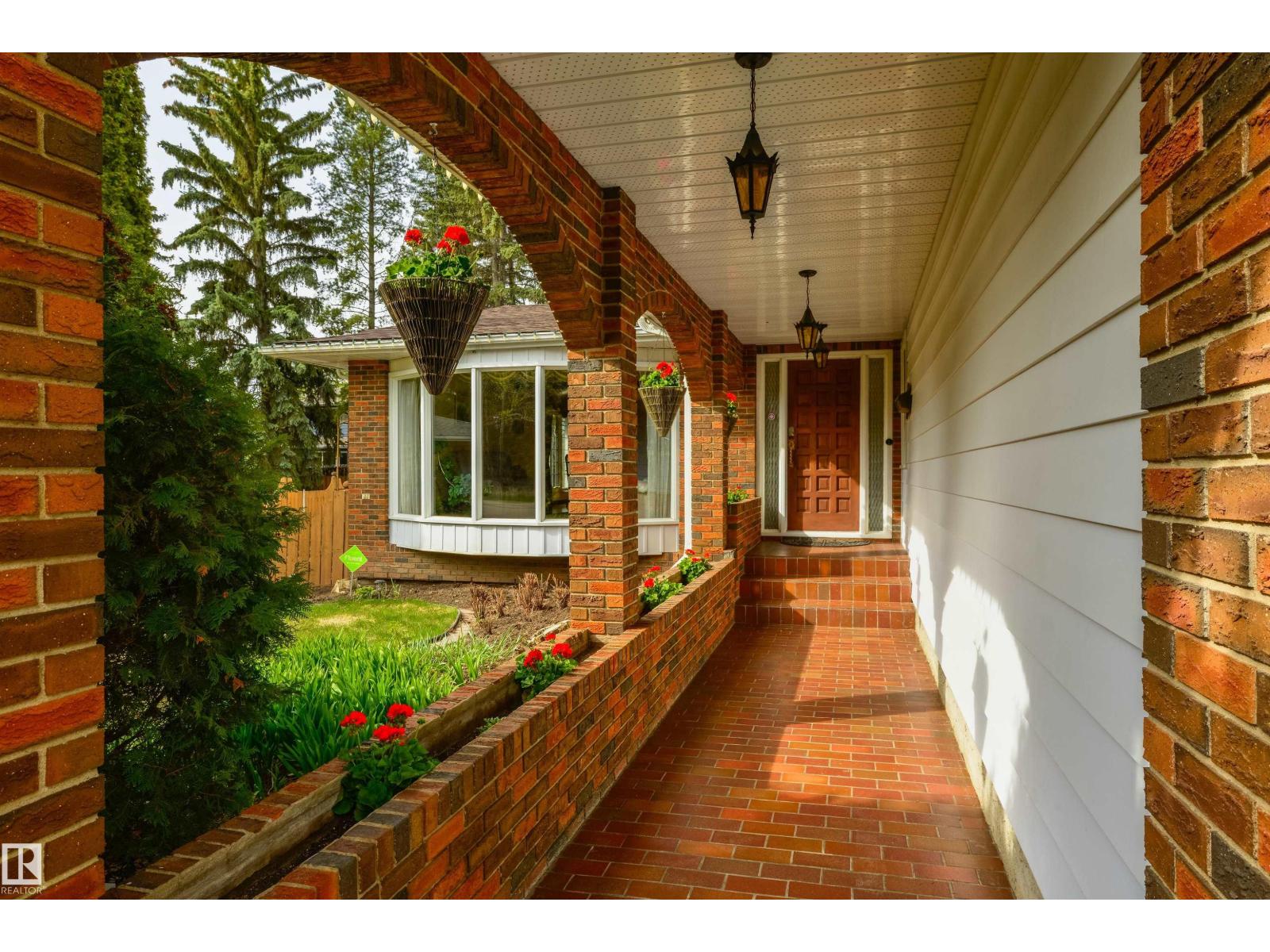 206 WOLF WILLOW CR NW