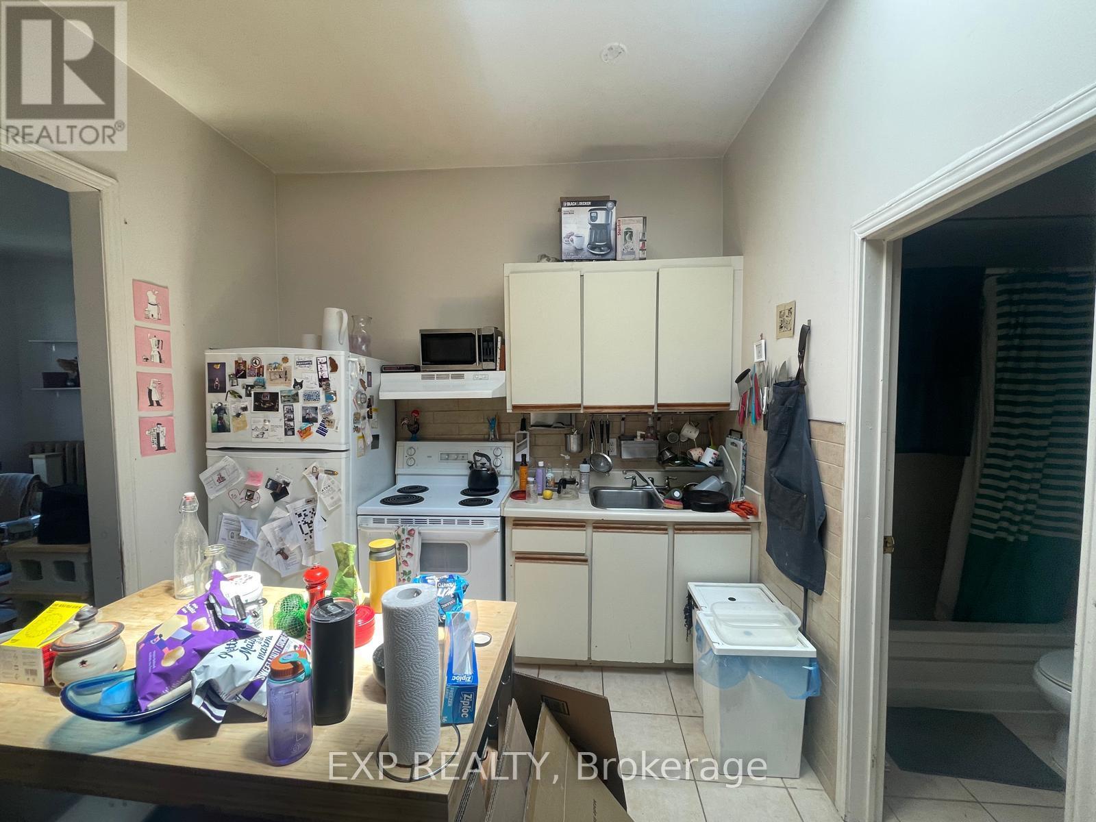 2879 DUNDAS ROAD W