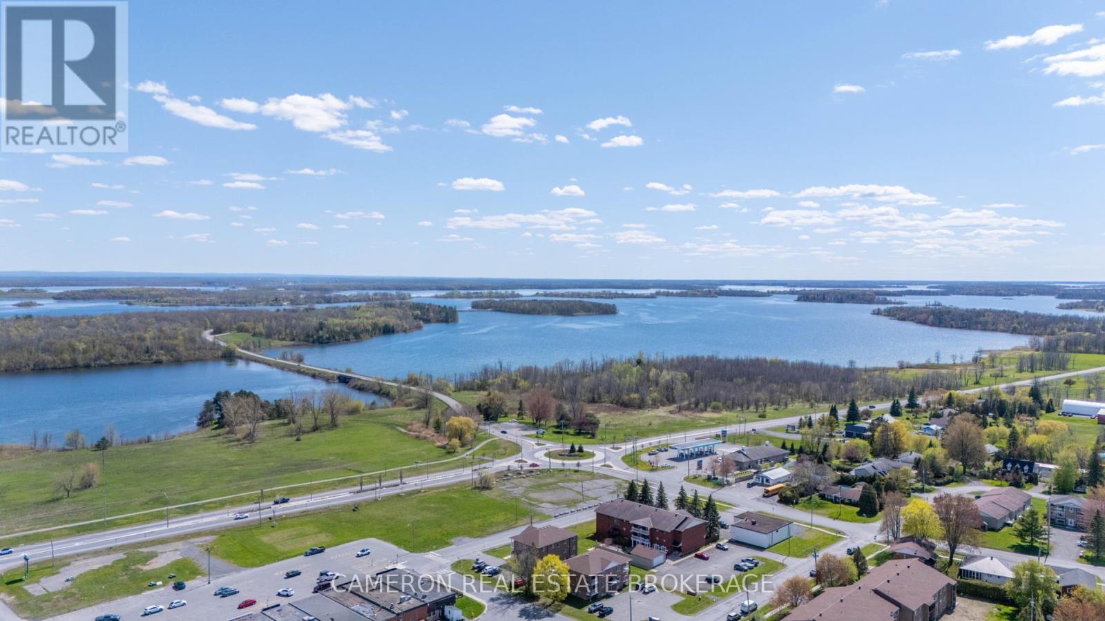 27 LONG SAULT DRIVE