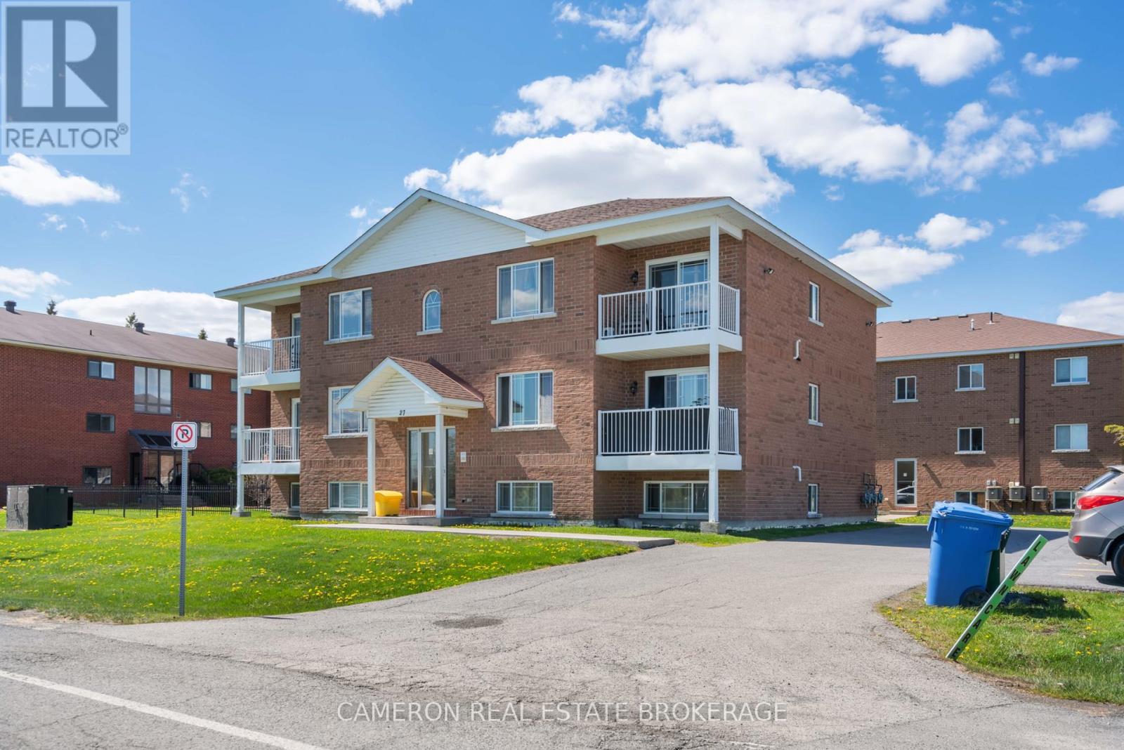 27 LONG SAULT DRIVE