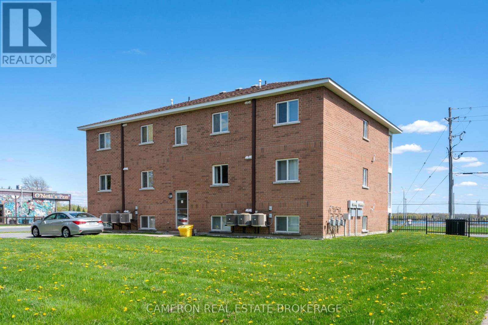27 LONG SAULT DRIVE