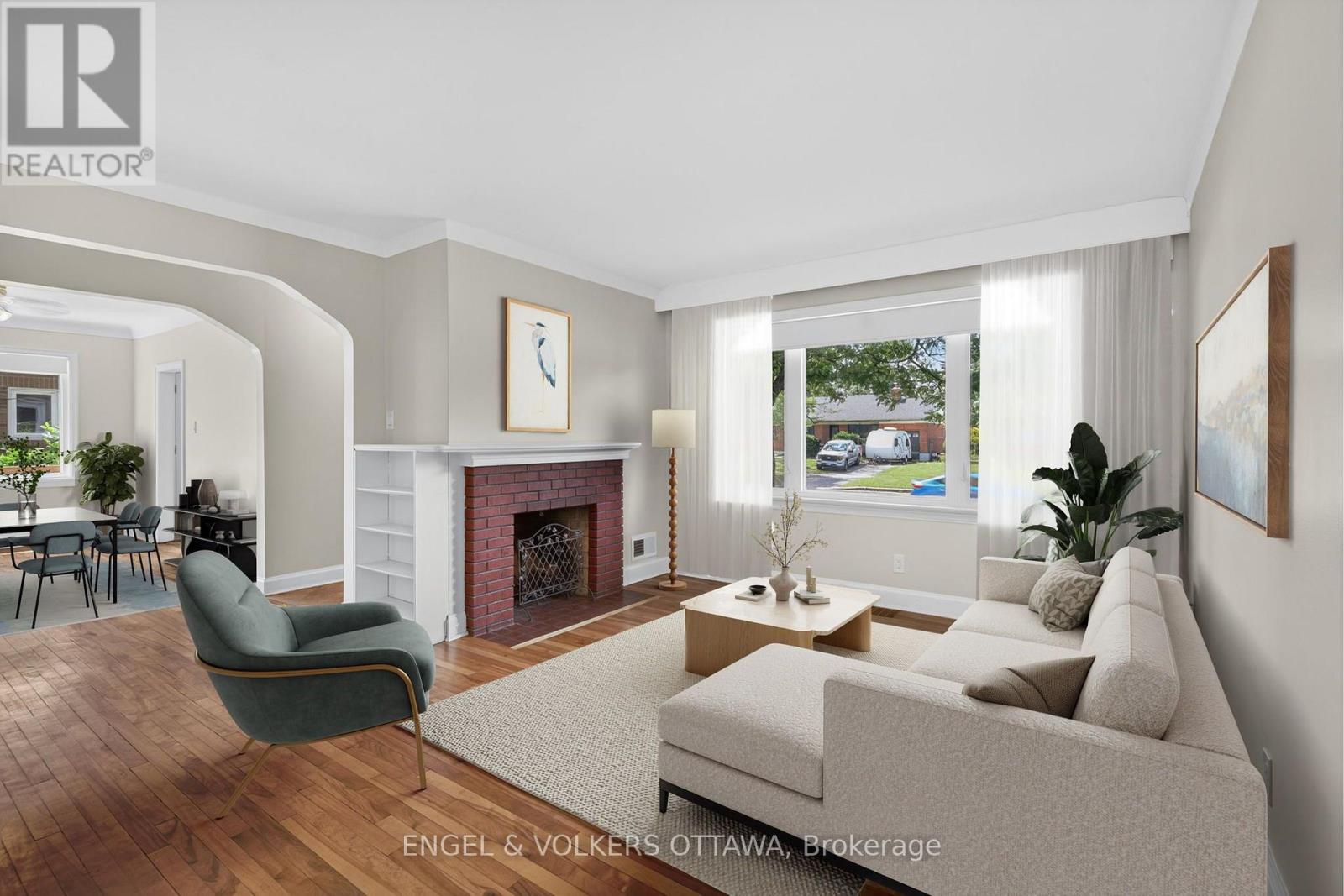 2439-2445 ALTA VISTA DRIVE