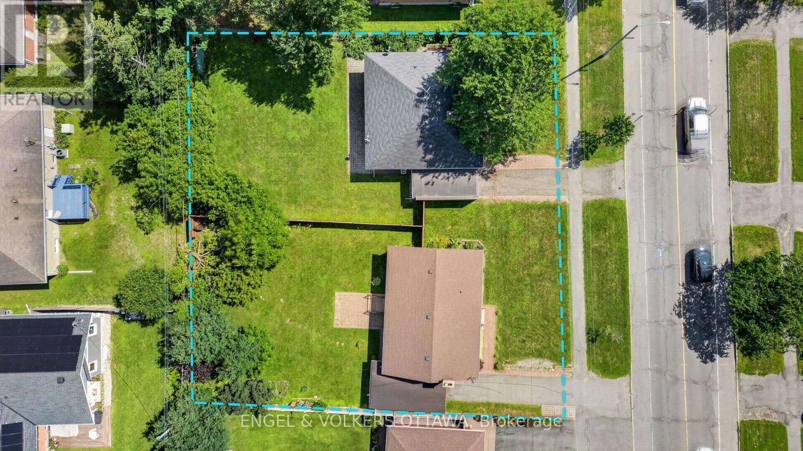 2439-2445 ALTA VISTA DRIVE