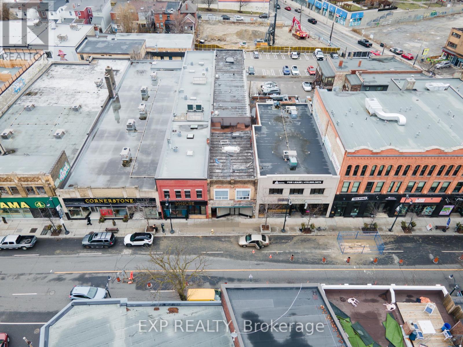 2878 DUNDAS STREET W
