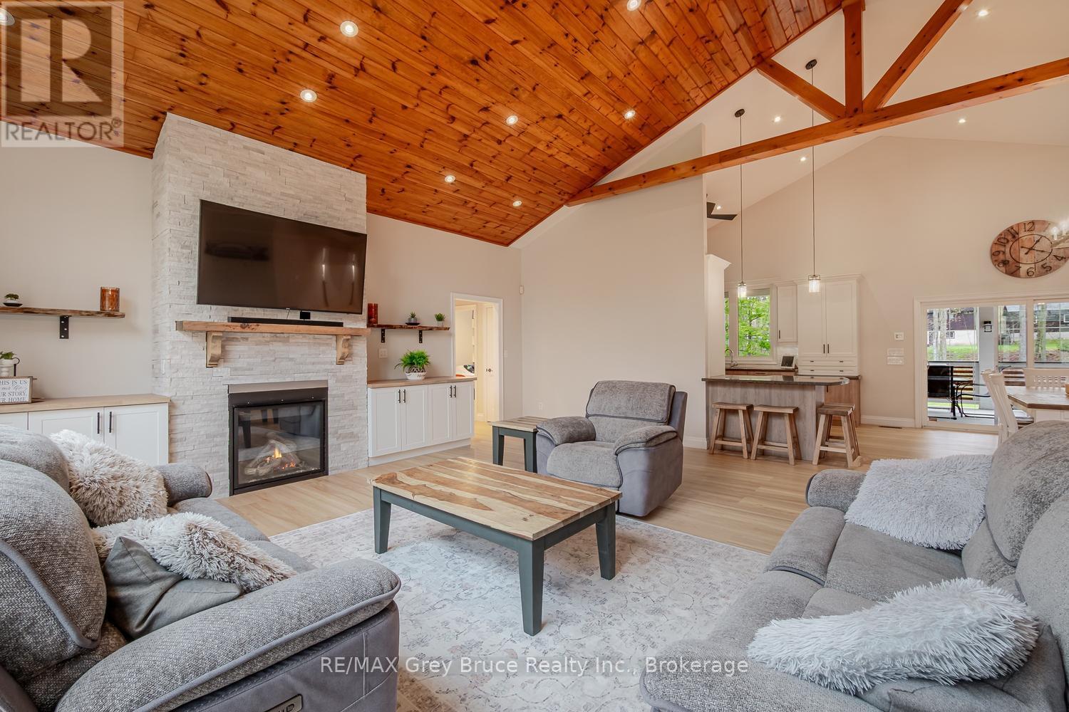 41 MARTIN DRIVE