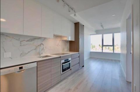 1202 10626 CITY PARKWAY Surrey BC V3T0S3