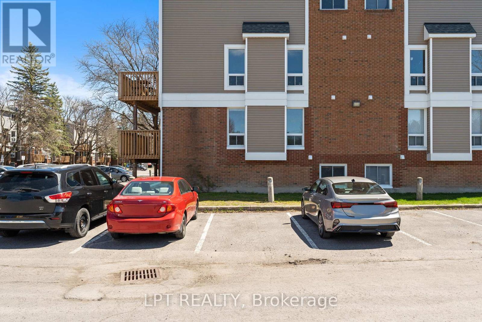 4 - 260 FENERTY COURT