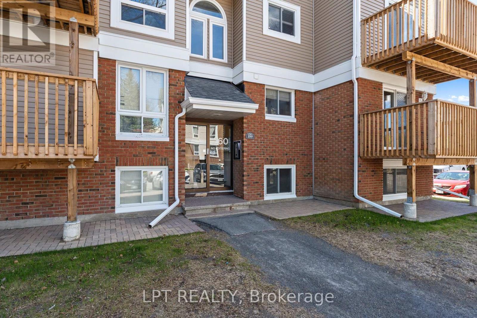 4 - 260 FENERTY COURT