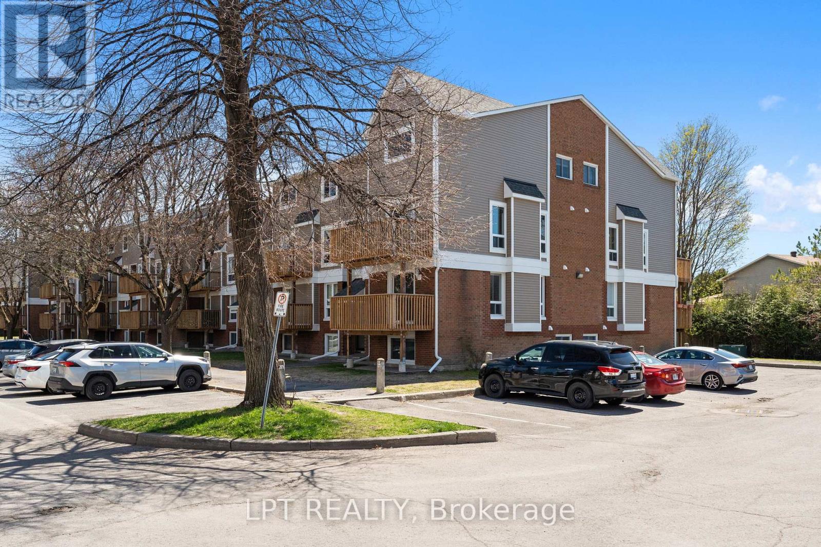 4 - 260 FENERTY COURT