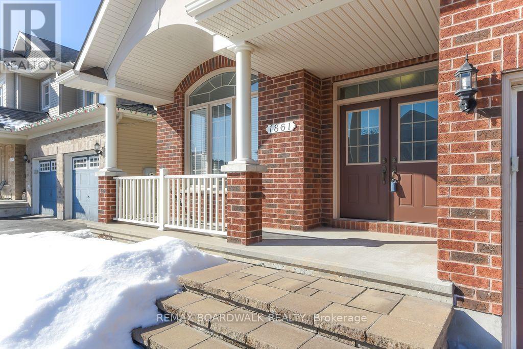 1861 MICKELBERRY CRESCENT