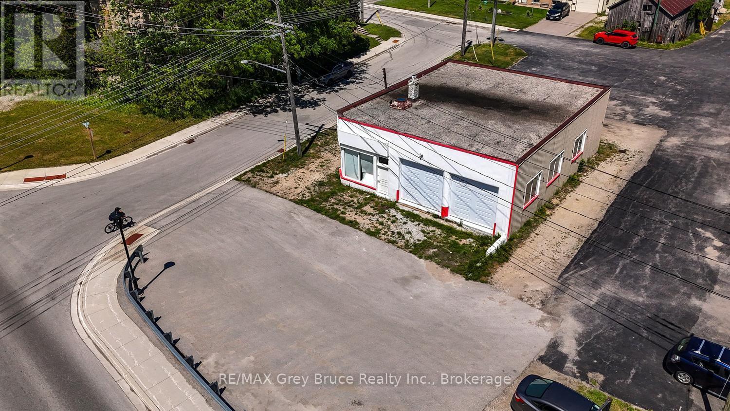 17 1ST AVE N, CHESLEY 1ST AVENUE N